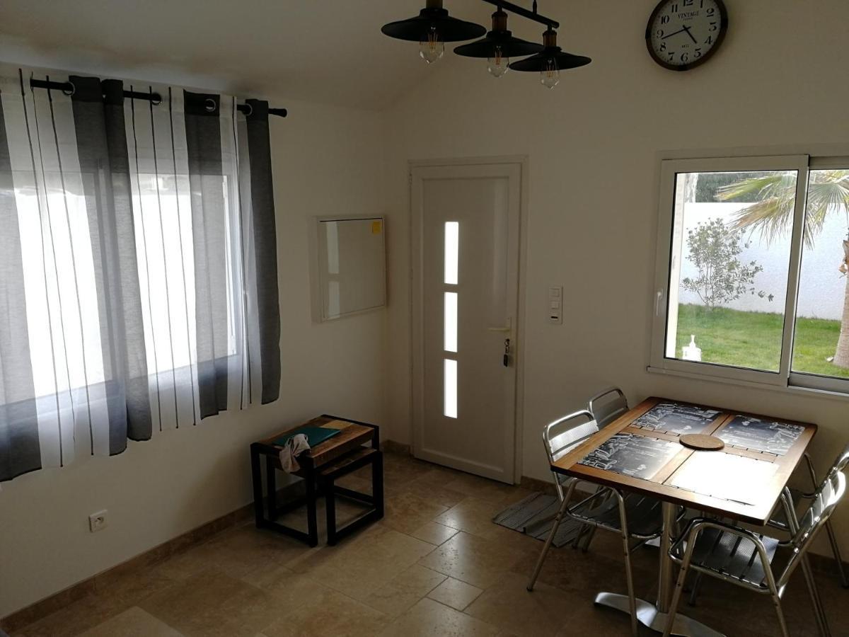 Petite Maison Refaite A Neuf Proche Plage Meze Exterior photo